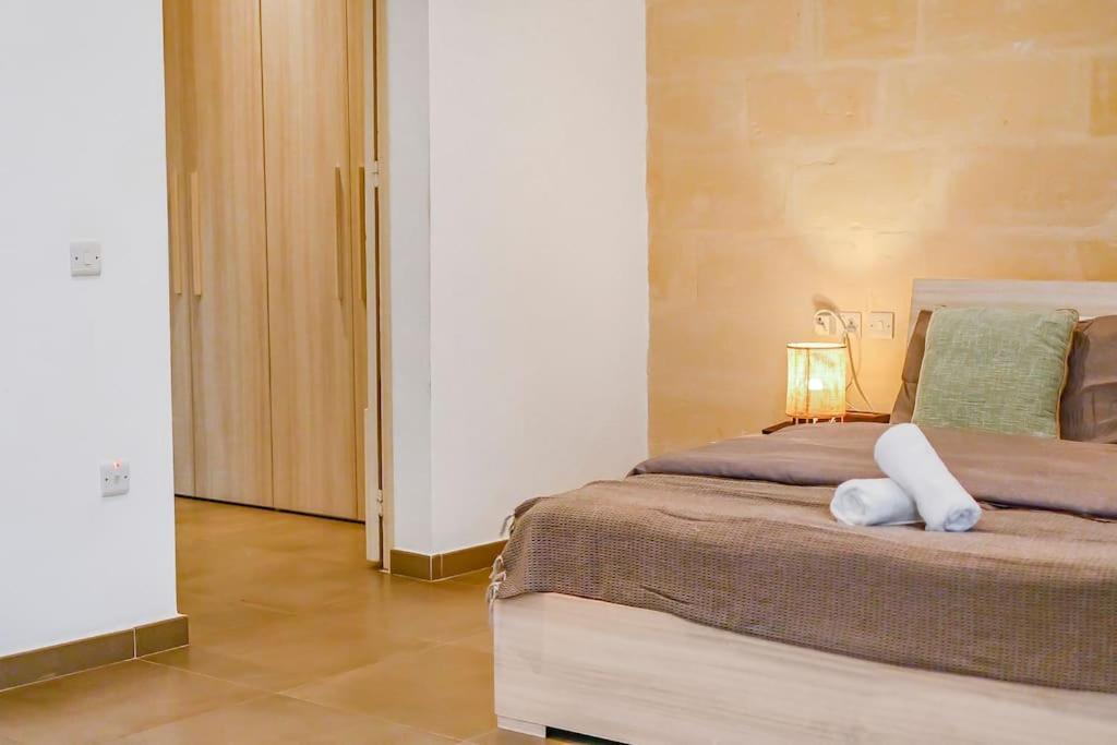 Sliema Unique 4 Bedroom Townhouse Off The Beach Εξωτερικό φωτογραφία